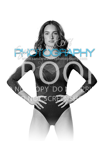 FOOSNESS-104-BW